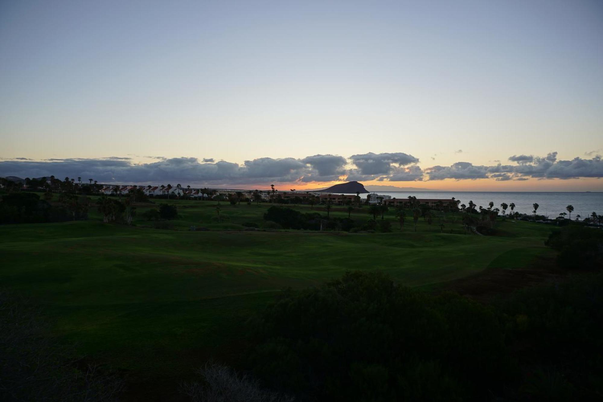 סן מיגל דה אבונה Golf Del Sur Apartment - Magnificent Panorama Of The Ocean, El Teide, And Montana Roja מראה חיצוני תמונה