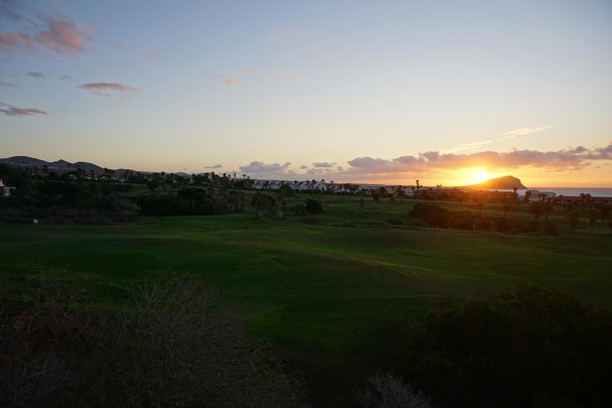 סן מיגל דה אבונה Golf Del Sur Apartment - Magnificent Panorama Of The Ocean, El Teide, And Montana Roja מראה חיצוני תמונה